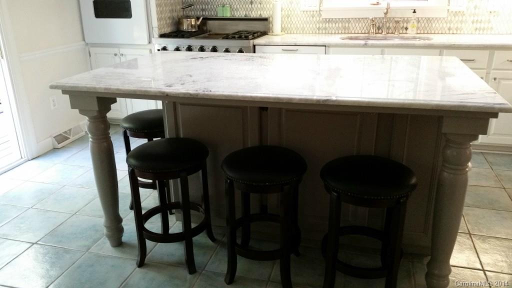 2711 Lilly Mill Road Charlotte, NC 28210 - Photo 4 of 20 Gallery Image 4