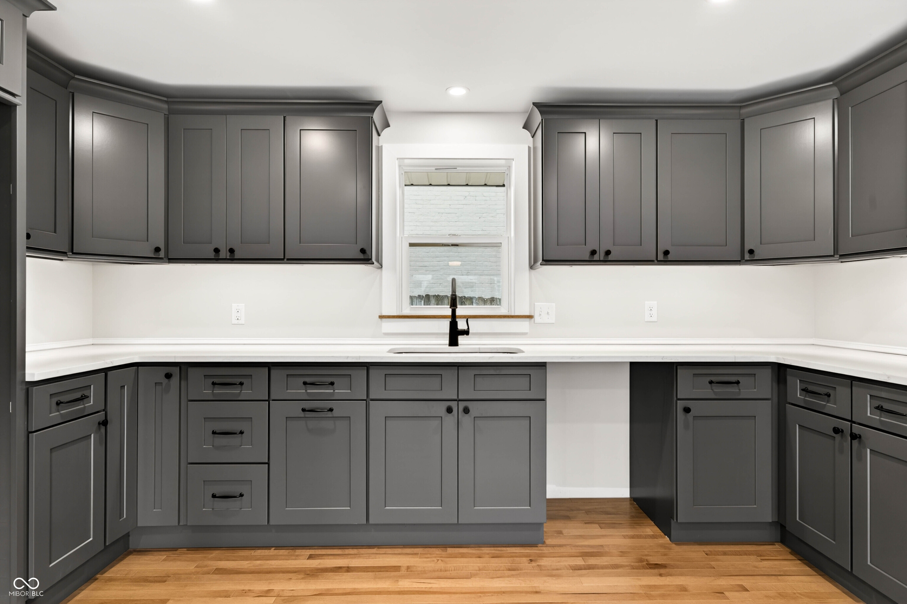 605 8th Street Columbus, IN 47201 - Photo 14 of 29