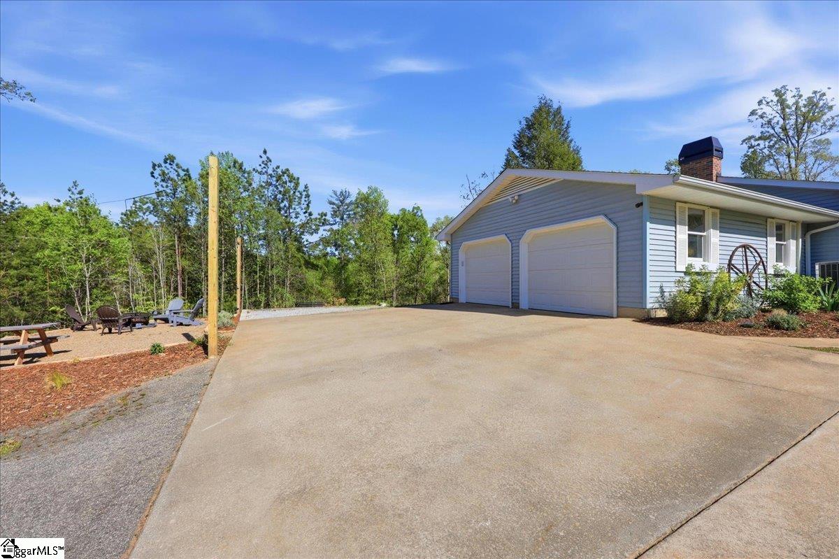 1318 Earls Bridge Road Easley, SC 29640 - Photo 36 of 48