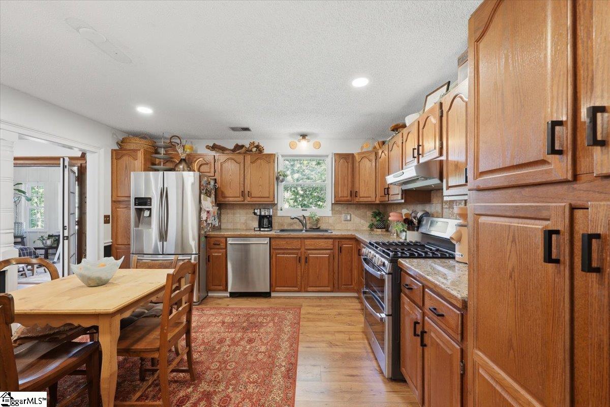 1318 Earls Bridge Road Easley, SC 29640 - Photo 9 of 48
