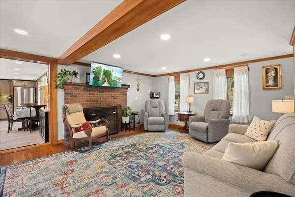 $545,000 | 141 County Road, Plympton, MA 02367