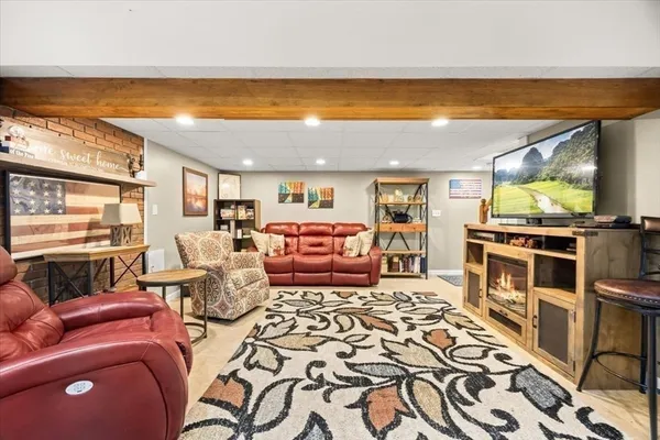 $545,000 | 141 County Road, Plympton, MA 02367