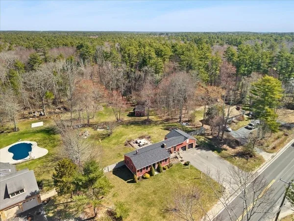 $545,000 | 141 County Road, Plympton, MA 02367