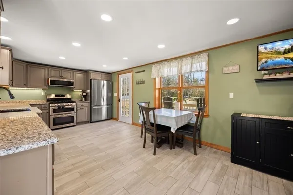 $545,000 | 141 County Road, Plympton, MA 02367