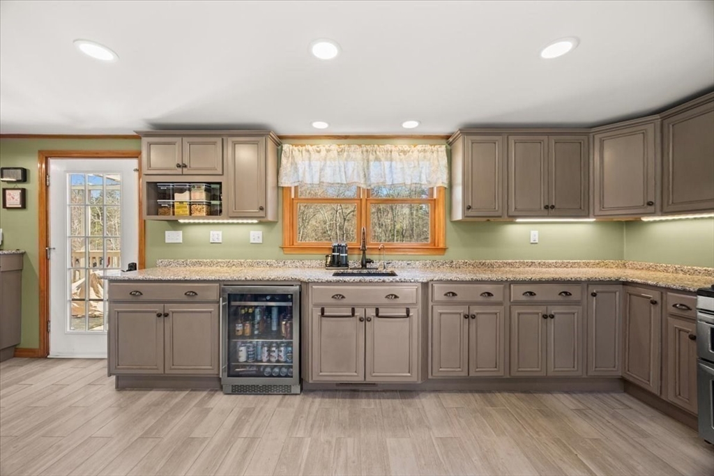 141 County Road Plympton, MA 02367 - Photo 4 of 42