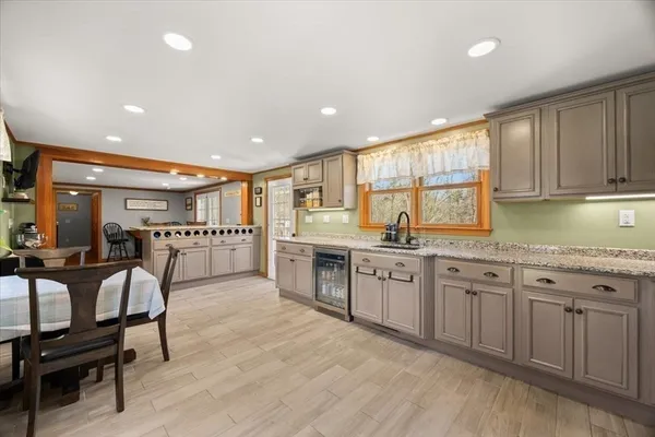 $545,000 | 141 County Road, Plympton, MA 02367