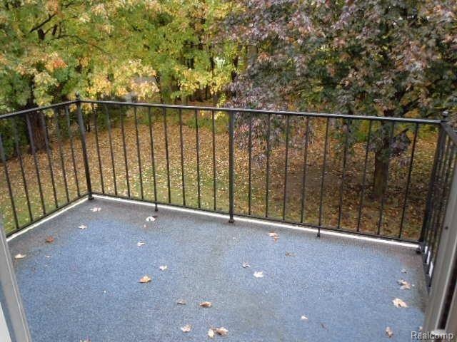 51186 South Foster Road New Baltimore, MI 48047 - Photo 10 of 26 Balcony.JPG