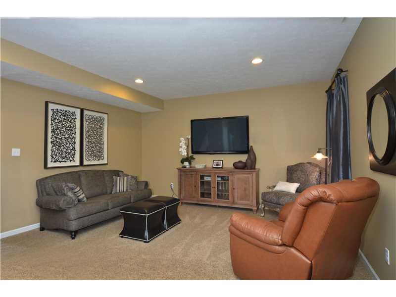 206 Long Ridge Drive Coraopolis, PA 15108 - Photo 6 of 21 Gallery Image 6