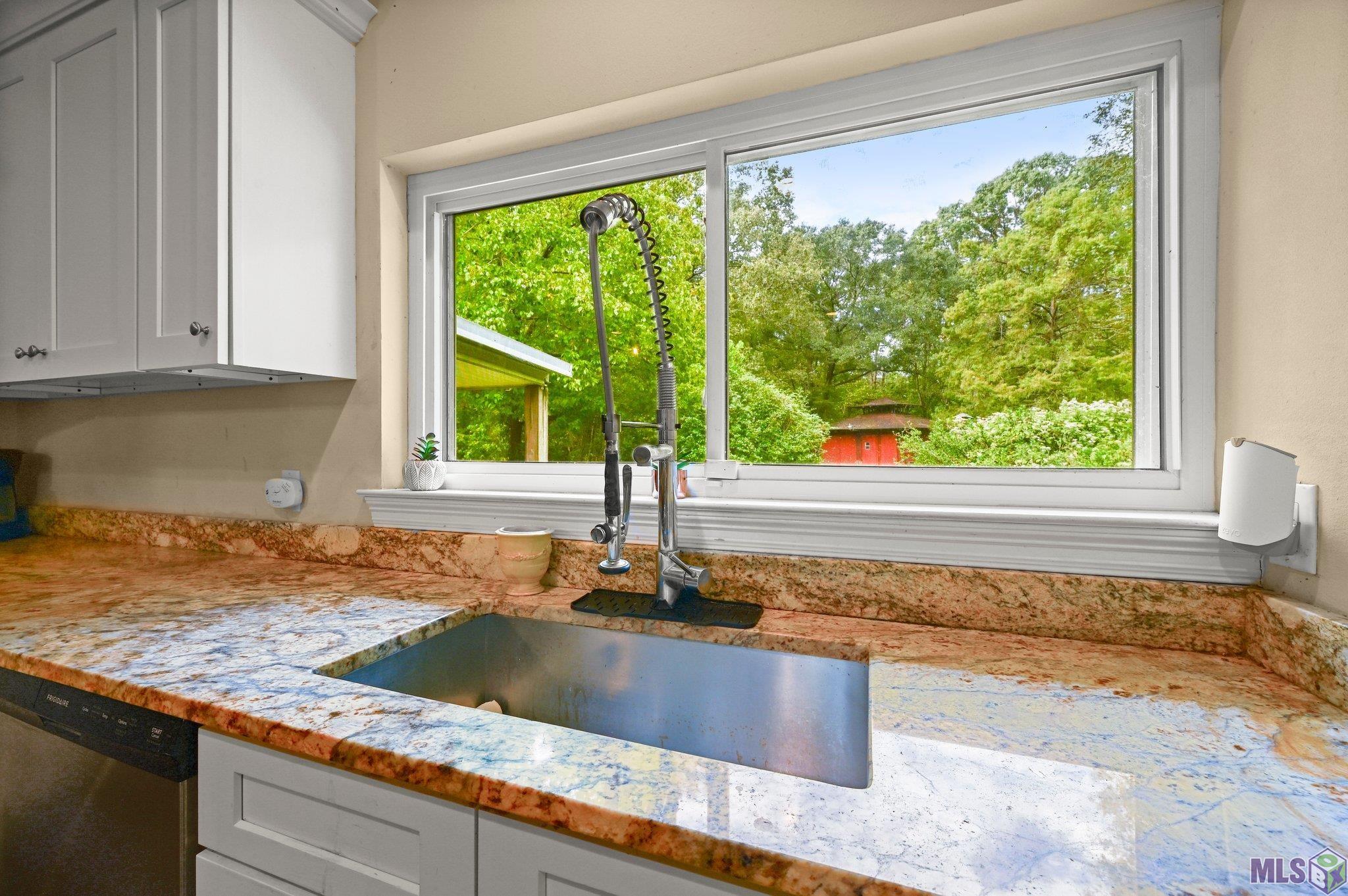 12024 Lovett Road Central, LA 70818 - Photo 8 of 38