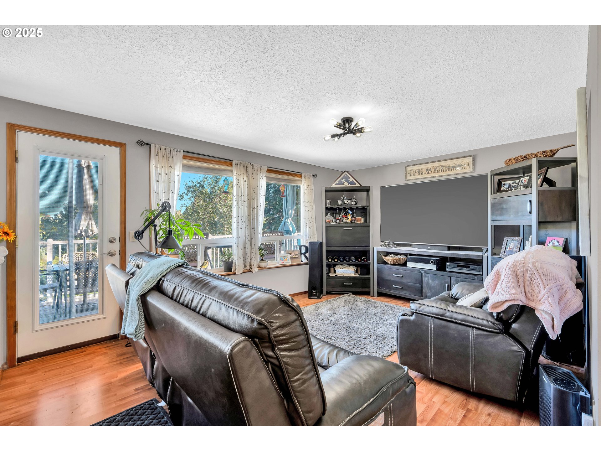 128 North 31st Avenue Cornelius, OR 97113 - Photo 11 of 38