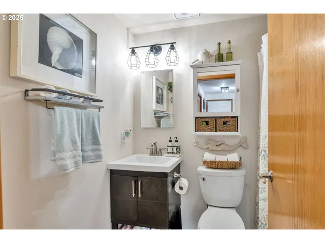 $629,999 | 128 North 31st Avenue, Cornelius, OR 97113