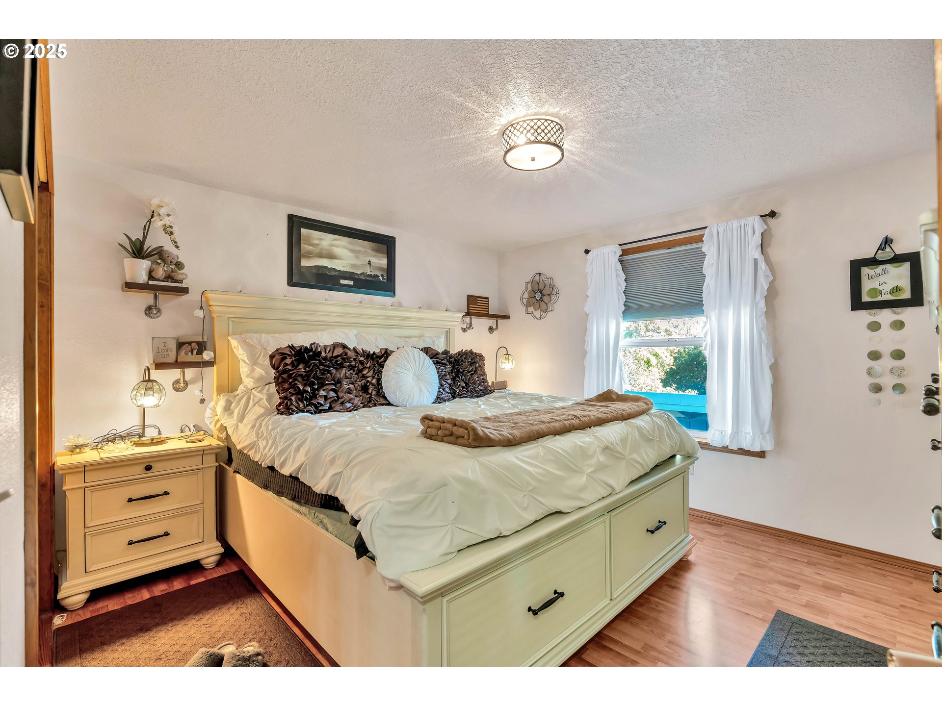 128 North 31st Avenue Cornelius, OR 97113 - Photo 18 of 38