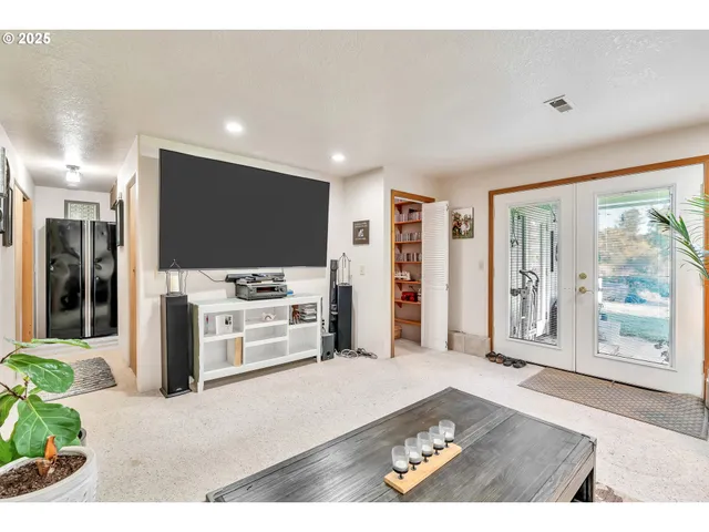 $629,999 | 128 North 31st Avenue, Cornelius, OR 97113