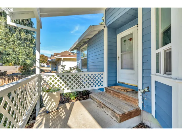 $629,999 | 128 North 31st Avenue, Cornelius, OR 97113