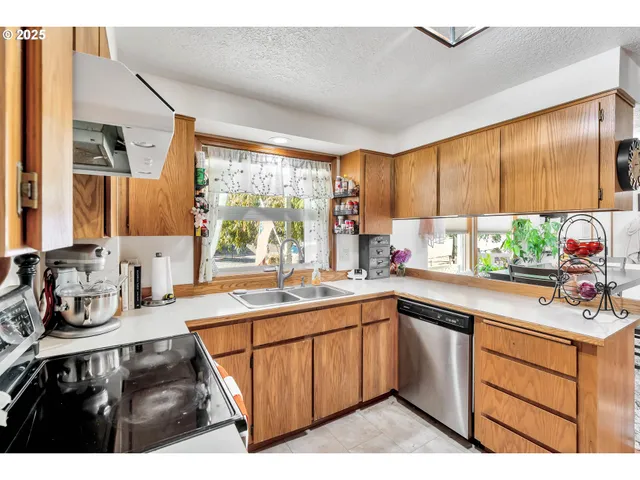 $629,999 | 128 North 31st Avenue, Cornelius, OR 97113