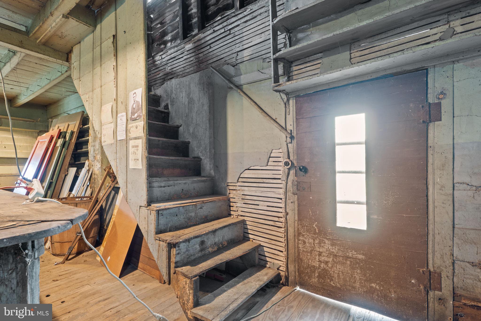 10007 Croom Road Upper Marlboro, MD 20772 - Photo 102 of 134 Stairs to the upper level