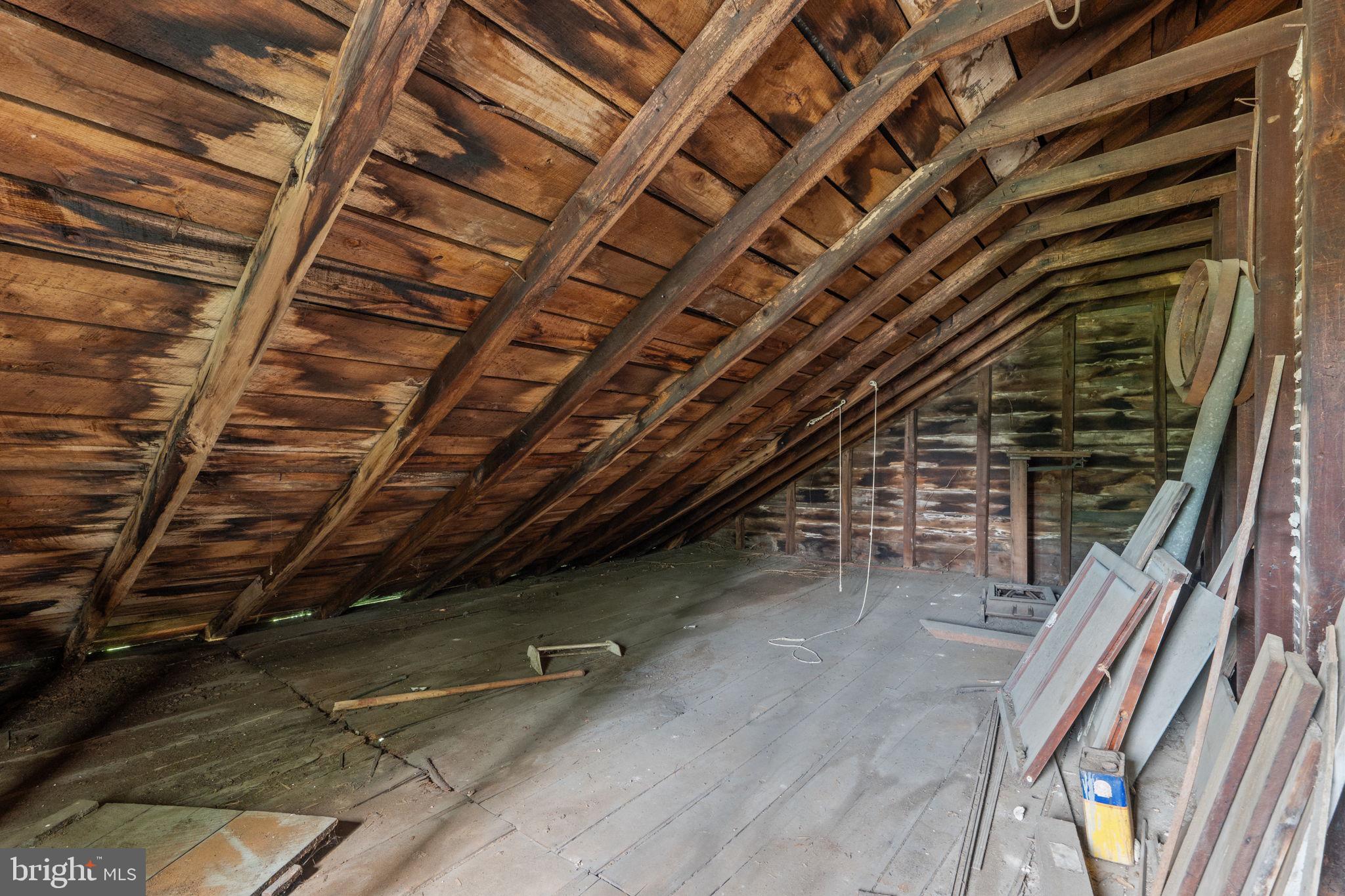 10007 Croom Road Upper Marlboro, MD 20772 - Photo 106 of 134 Storage on second floor
