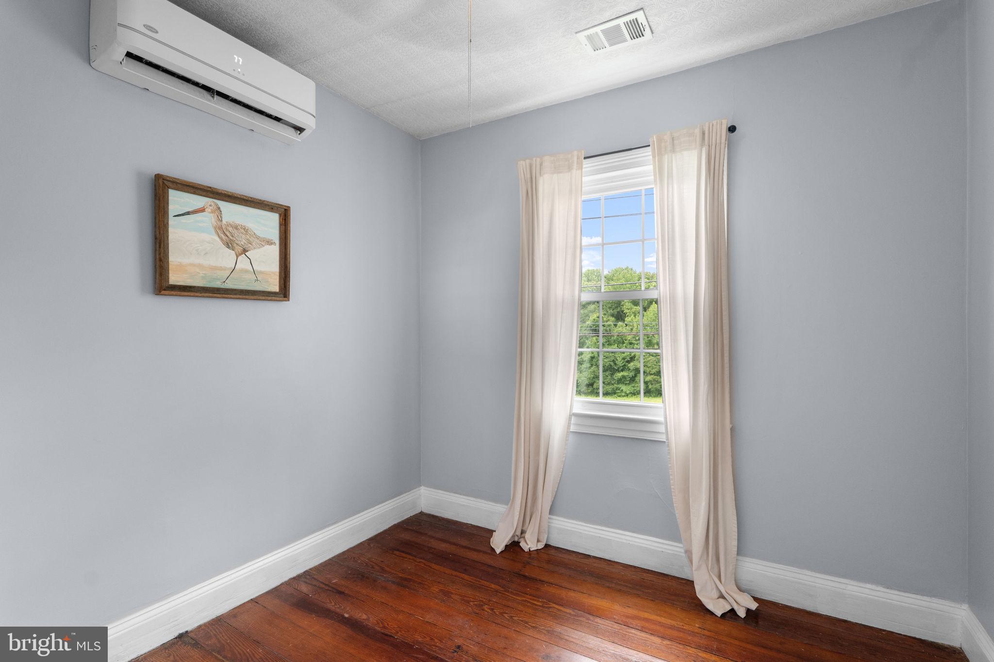 10007 Croom Road Upper Marlboro, MD 20772 - Photo 40 of 134 Small bedroom/ office/flex room