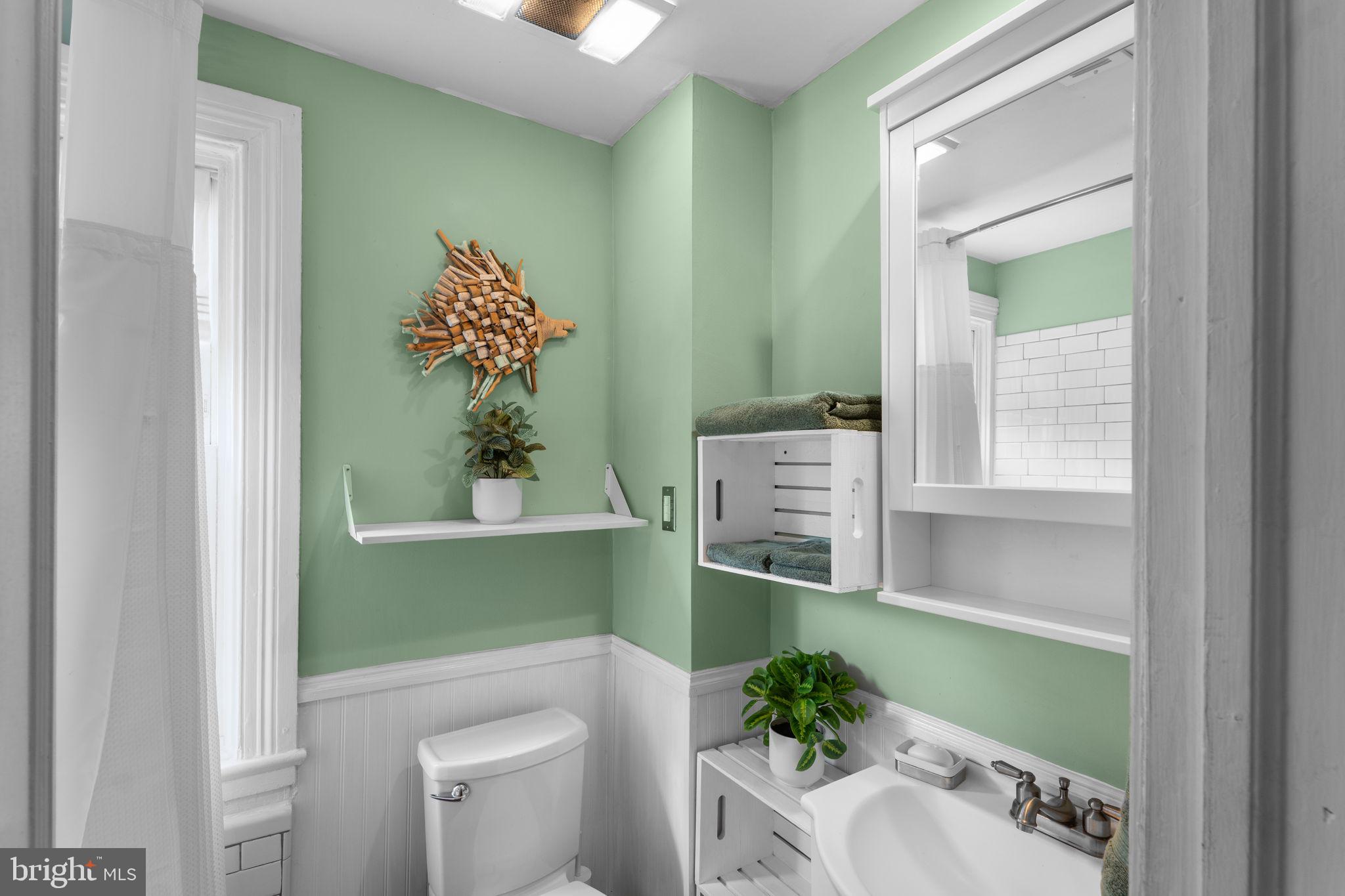10007 Croom Road Upper Marlboro, MD 20772 - Photo 42 of 134 Hall bath on second floor