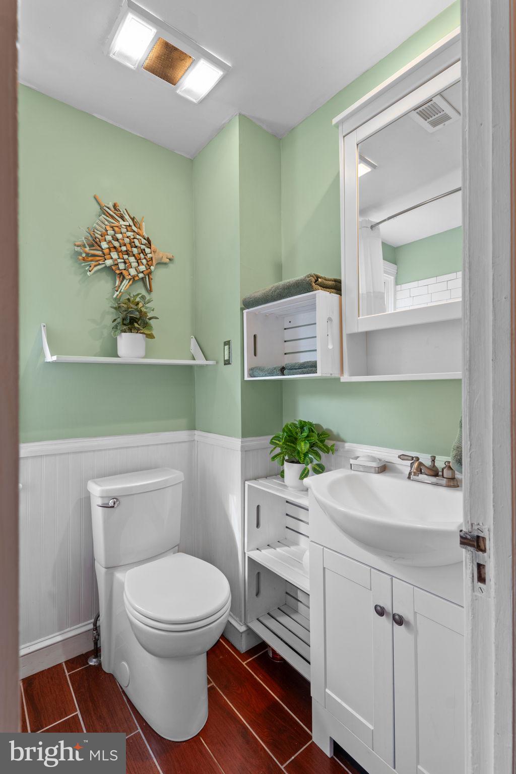 10007 Croom Road Upper Marlboro, MD 20772 - Photo 44 of 134 Hall bath second floor