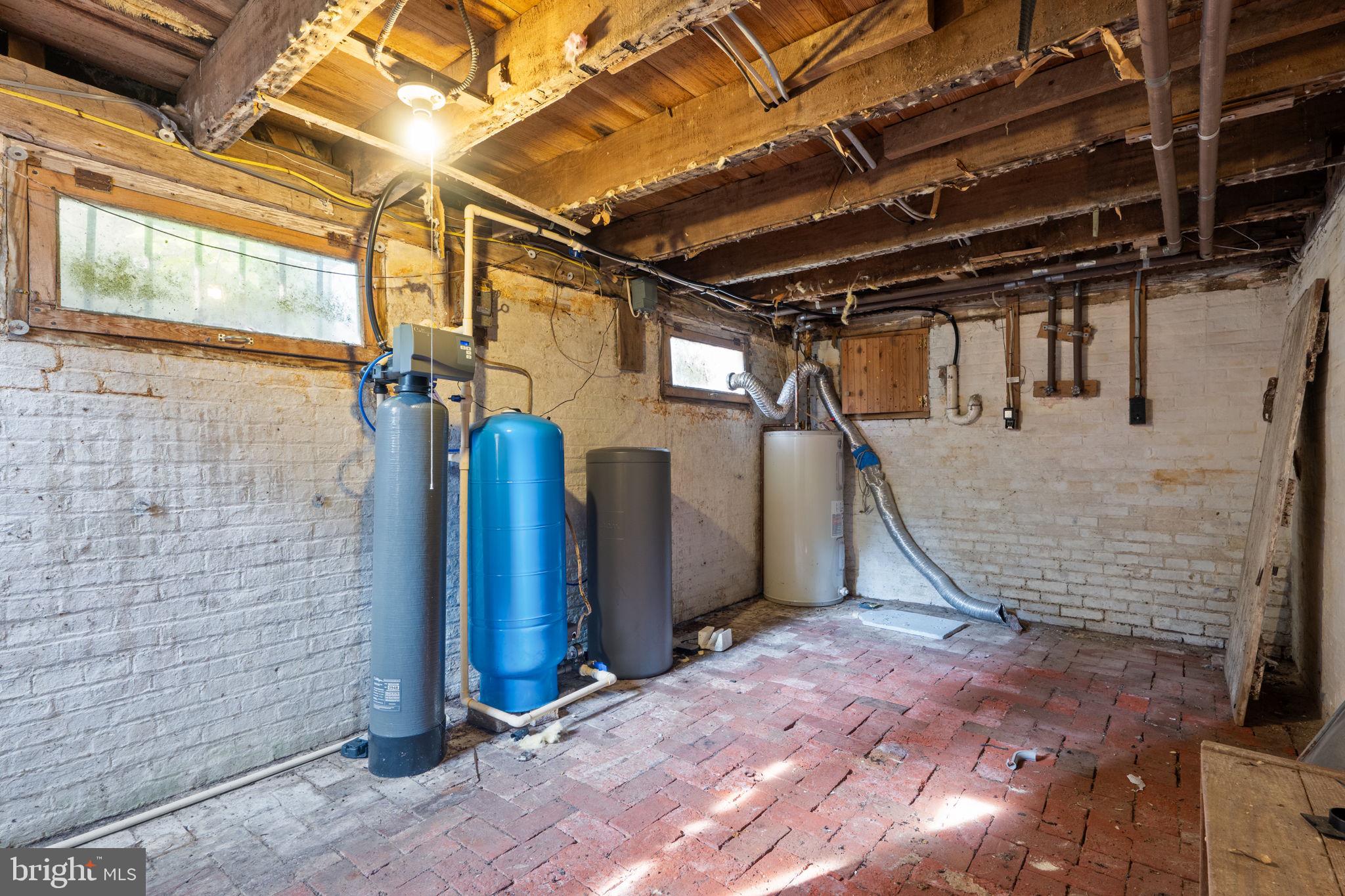 10007 Croom Road Upper Marlboro, MD 20772 - Photo 68 of 134 Perfect wine/root cellar