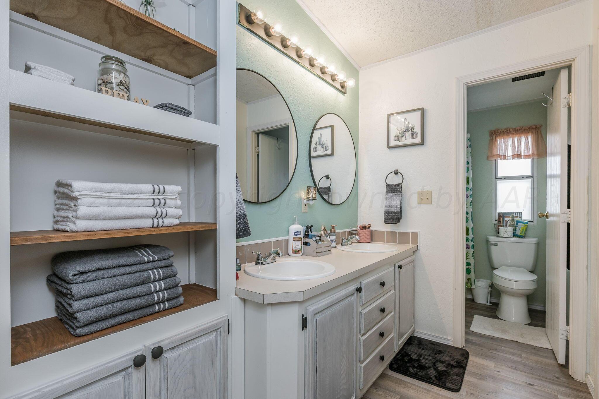 22671 Blessen Road Canyon, TX 79015 - Photo 19 of 22 jack and jill bathroom