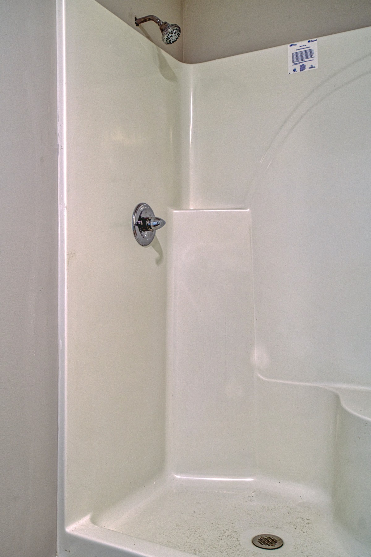 10309 Goff Ridge Road Baxter, TN 38544 - Photo 17 of 31 a close up of a bathtub