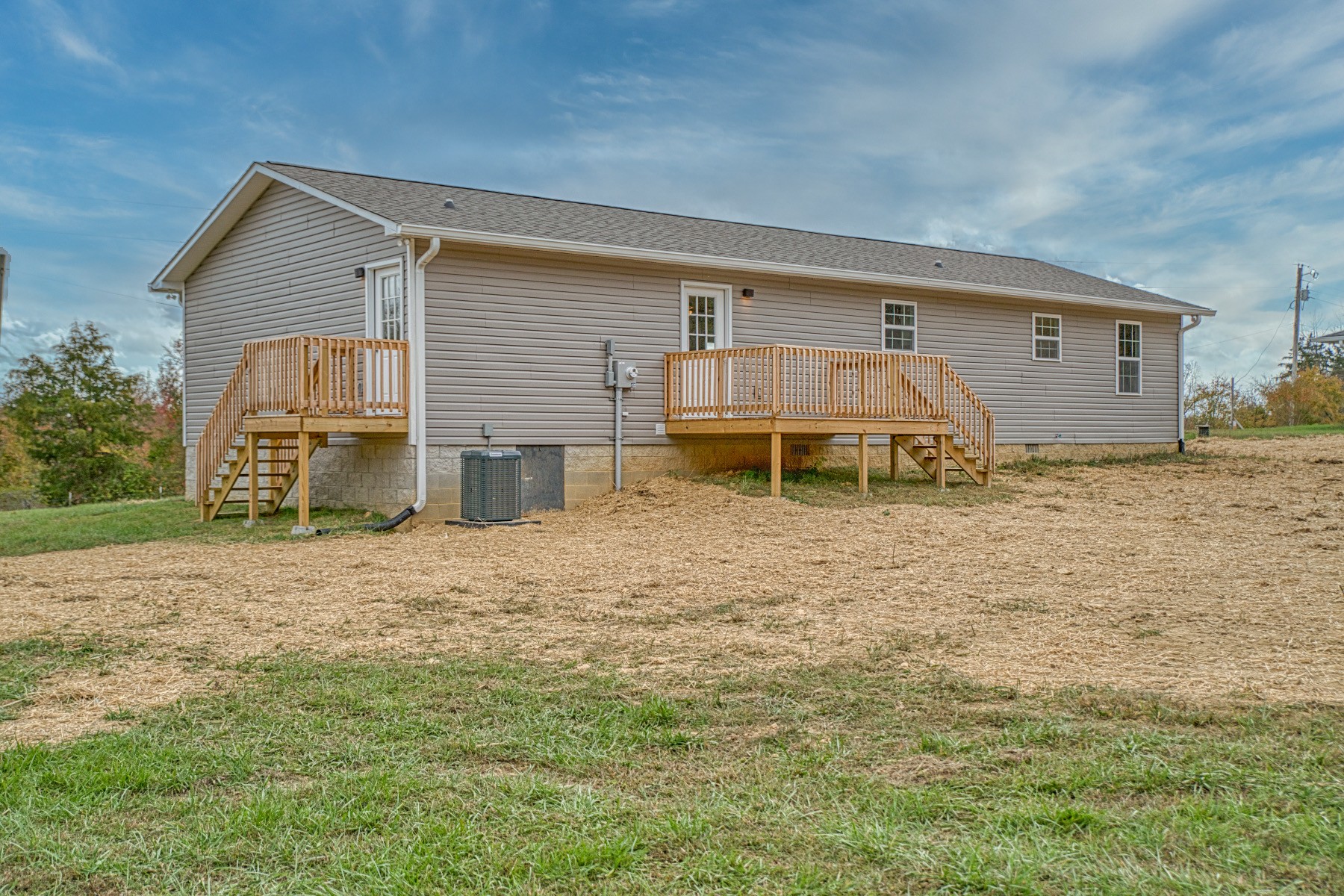 10309 Goff Ridge Road Baxter, TN 38544 - Photo 25 of 31 front view of a house with a yard