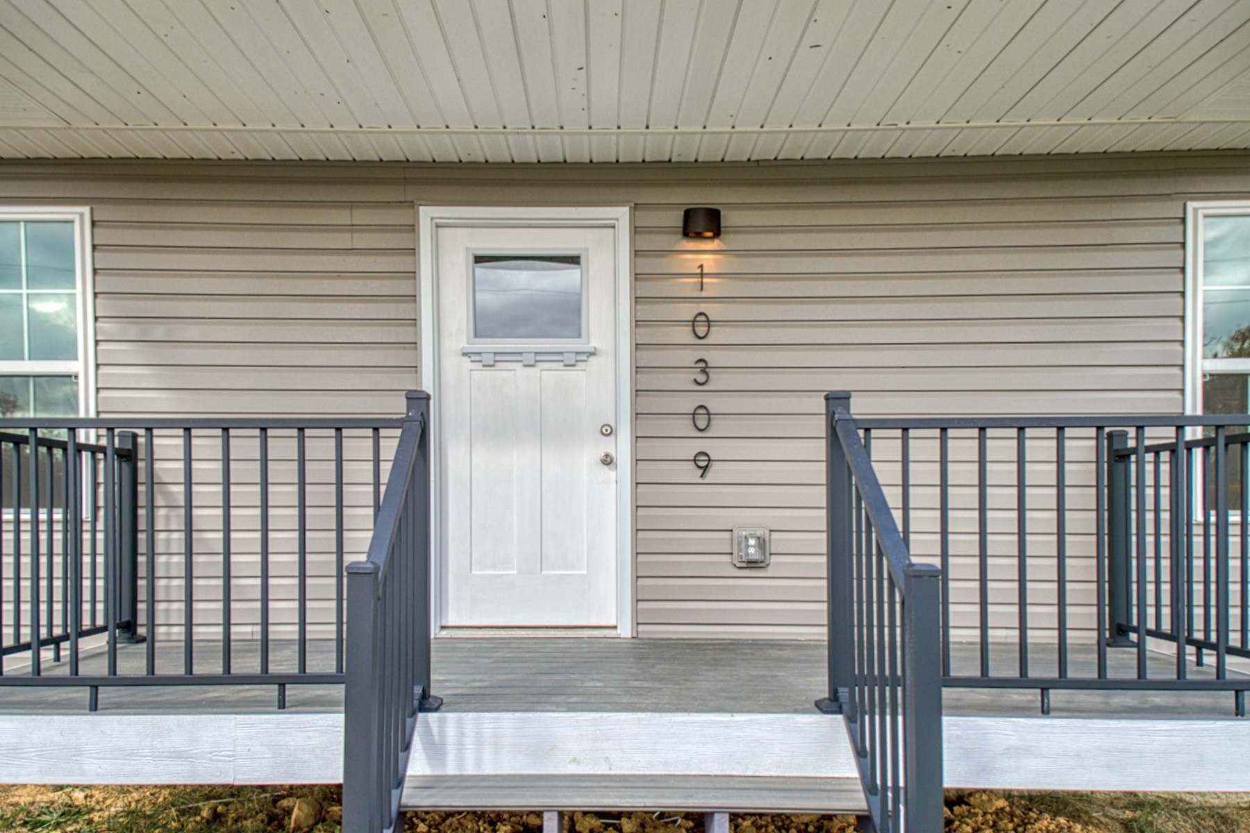 10309 Goff Ridge Road Baxter, TN 38544 - Photo 5 of 31 a view of wooden balcony