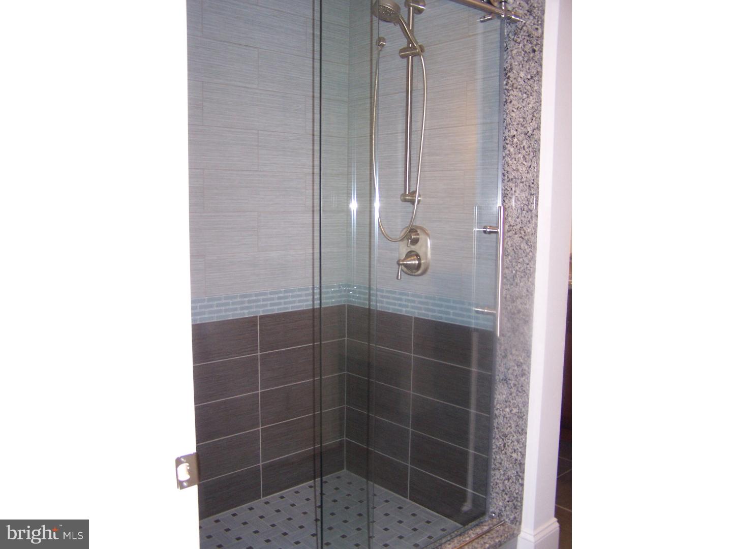 220 Heritage Road Sewell, NJ 08080 - Photo 16 of 25 Gallery Image 16