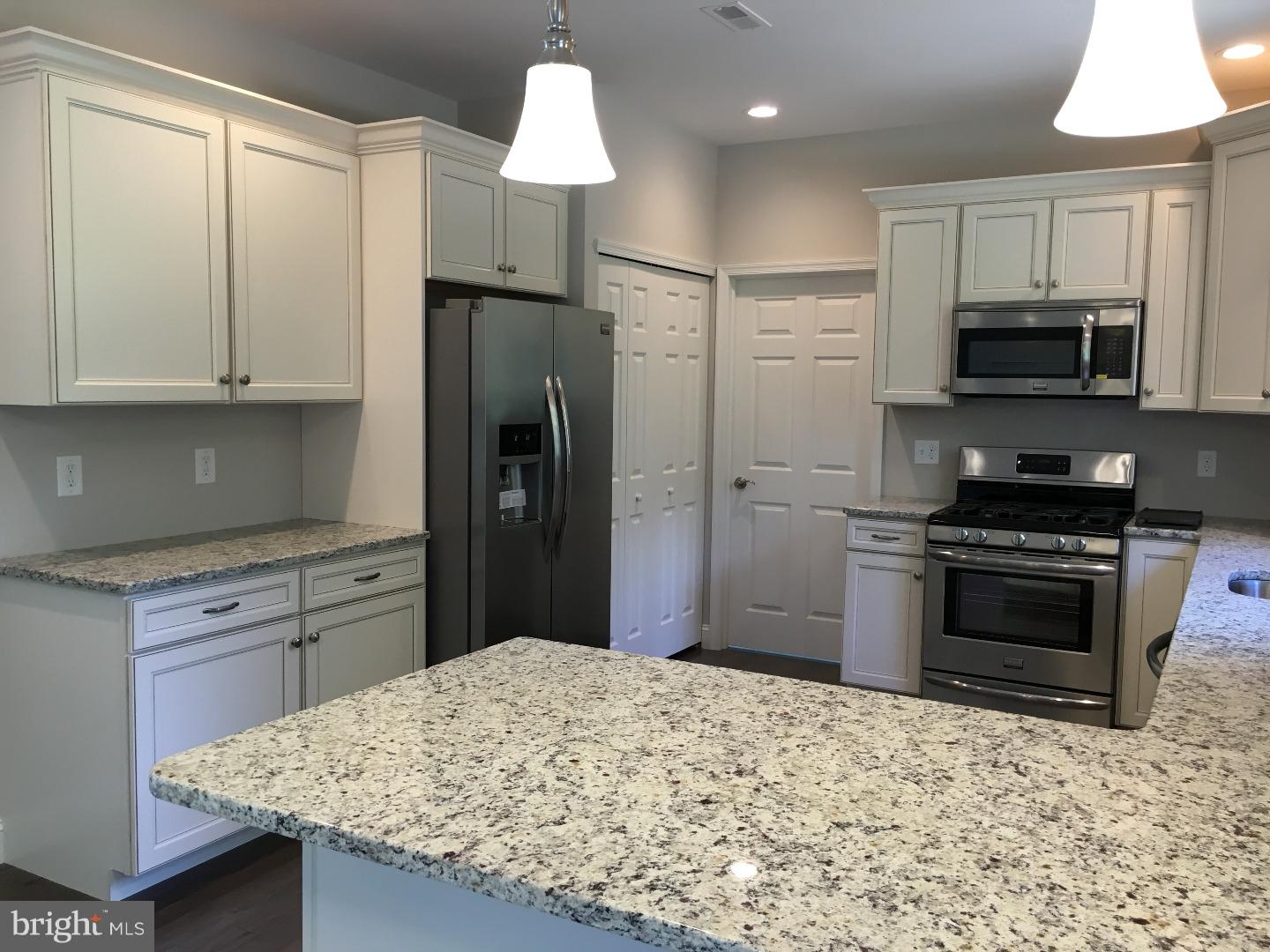 220 Heritage Road Sewell, NJ 08080 - Photo 4 of 25 Gallery Image 4