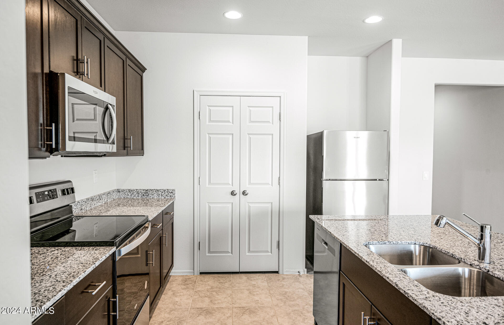 24403 West Ripple Road Buckeye, AZ 85326 - Photo 5 of 23 3 - Kitchen