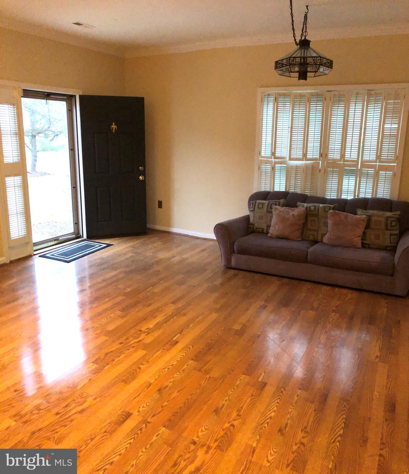 2010 Travis Point Court Odenton, MD 21113 - Photo 5 of 40 Gallery Image 5