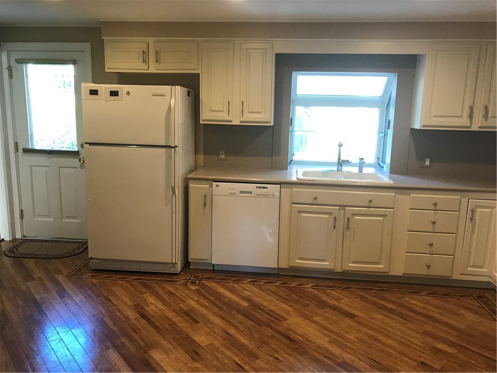 142 West Blue Ridge Road Cranston, RI 02920 - Photo 8 of 29 Gallery Image 8