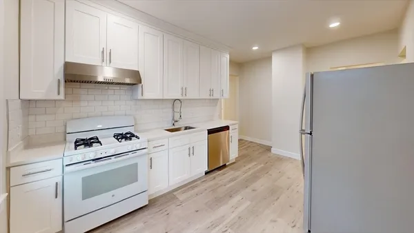 $3,800 | 391 Linwood Avenue, Unit 1, Newton, MA 02460