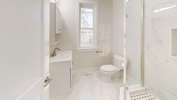 $3,800 | 391 Linwood Avenue, Unit 1, Newton, MA 02460