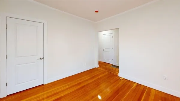 $3,800 | 391 Linwood Avenue, Unit 1, Newton, MA 02460