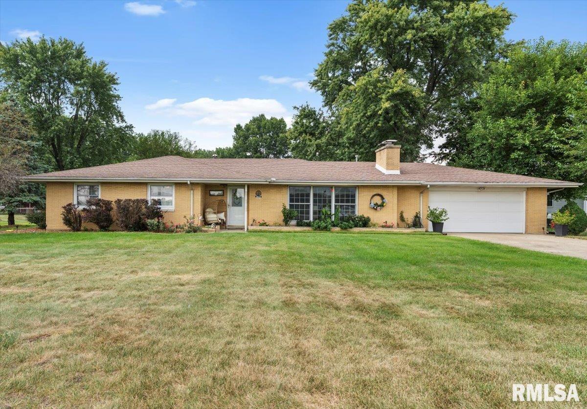 1027 Hoechester Road Springfield, IL 62712 - Photo 1 of 35
