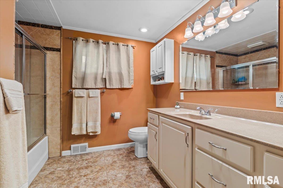 1027 Hoechester Road Springfield, IL 62712 - Photo 13 of 35