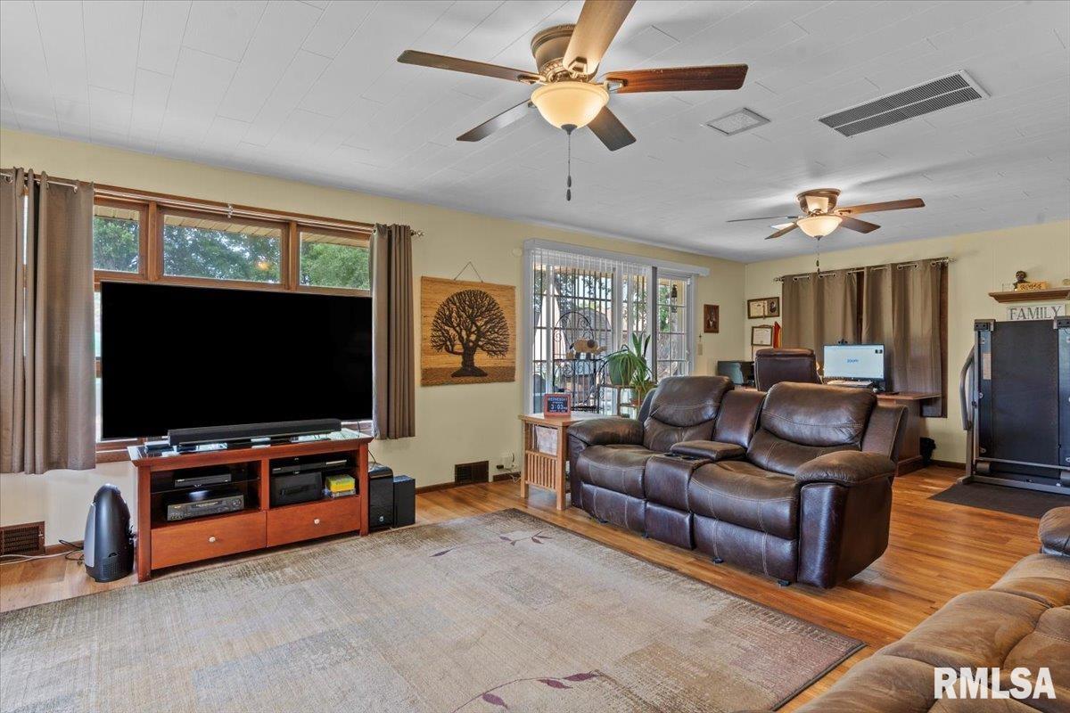 1027 Hoechester Road Springfield, IL 62712 - Photo 24 of 35