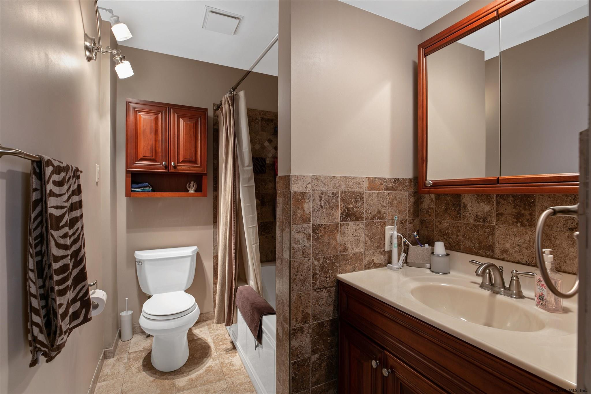 313 Nimitz Road Schenectady, NY 12304 - Photo 15 of 32 Photo 15