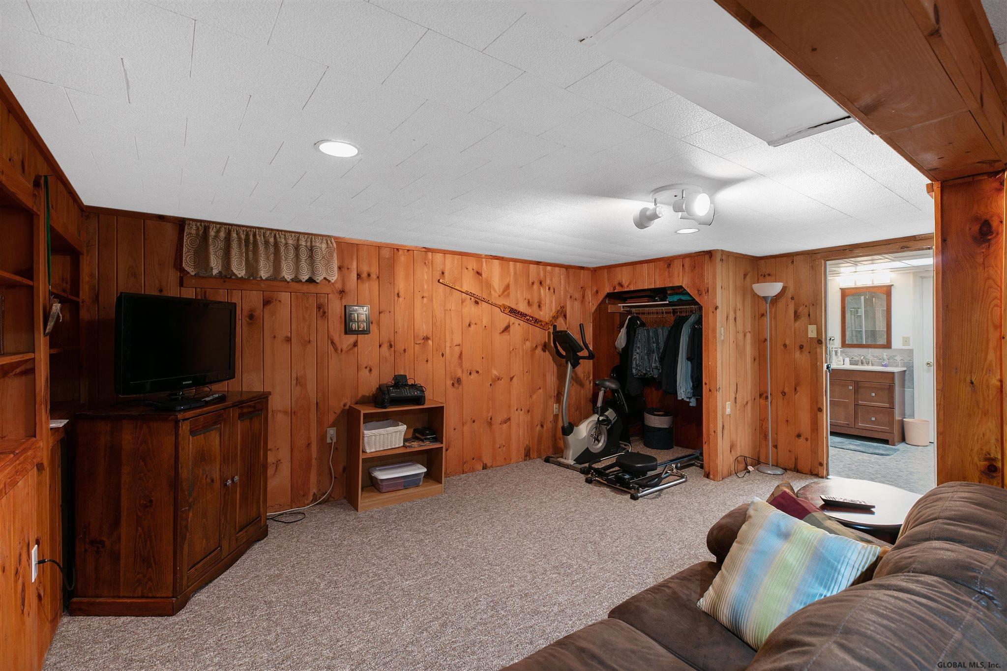 313 Nimitz Road Schenectady, NY 12304 - Photo 24 of 32 Photo 24