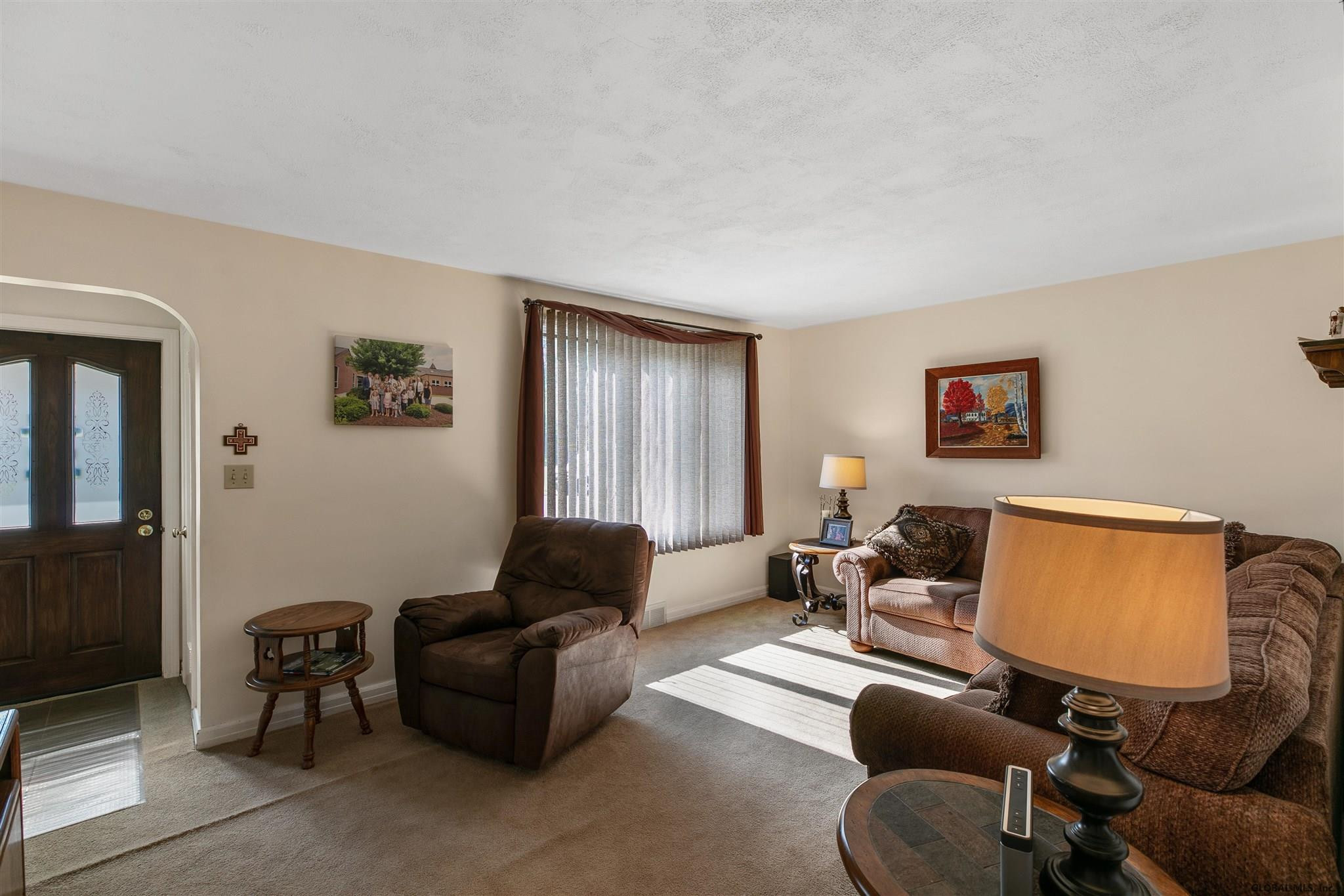 313 Nimitz Road Schenectady, NY 12304 - Photo 3 of 32 Photo 3