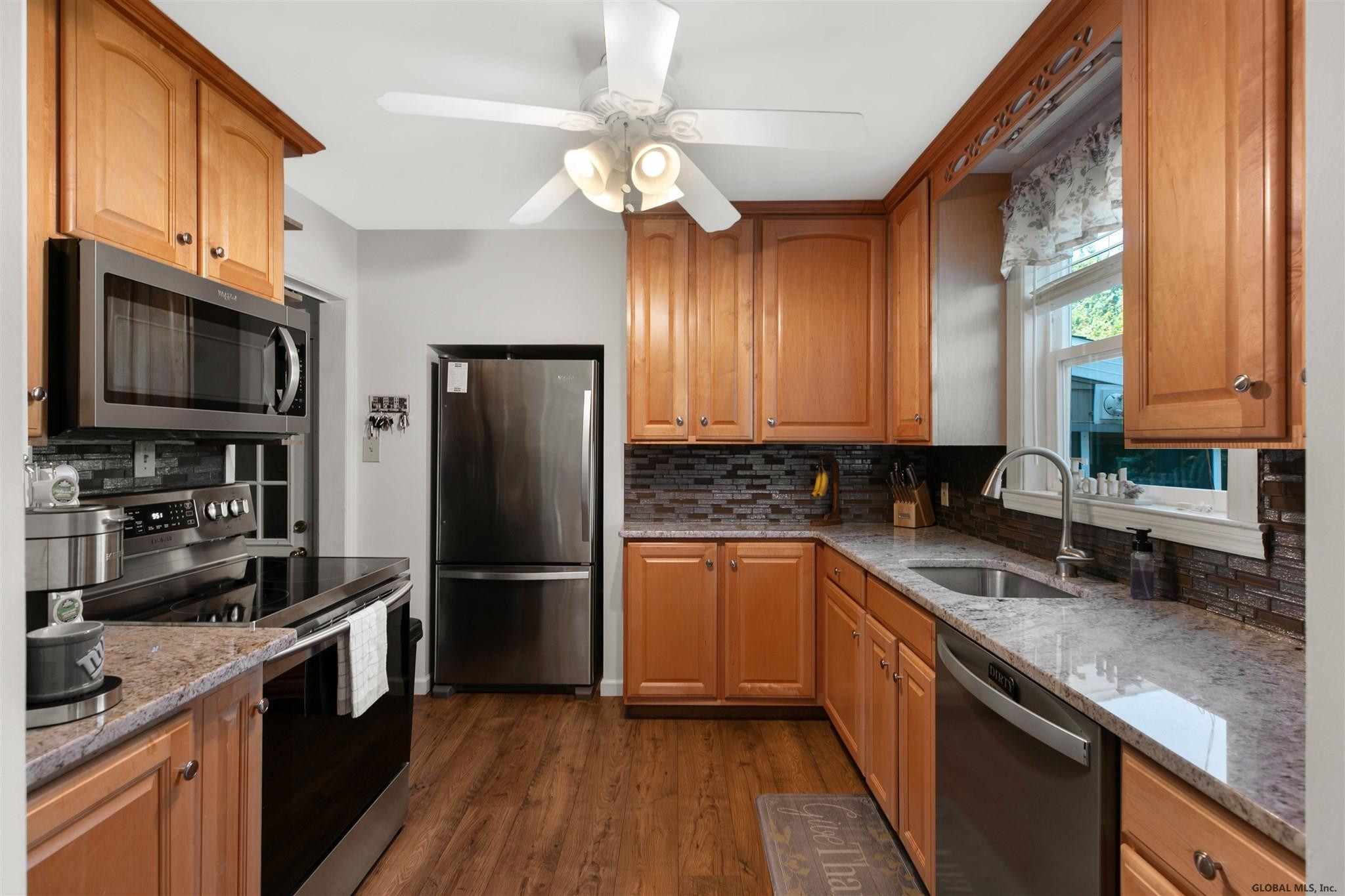 313 Nimitz Road Schenectady, NY 12304 - Photo 5 of 32 Photo 5