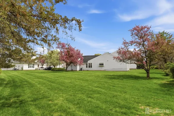 $450,000 | 363 Cotswold Place, Somerset, NJ 08873