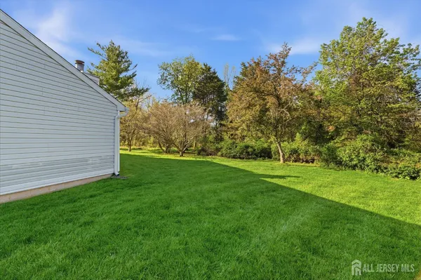 $450,000 | 363 Cotswold Place, Somerset, NJ 08873