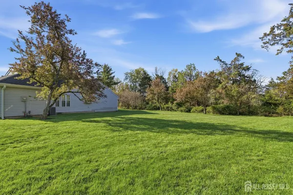 $450,000 | 363 Cotswold Place, Somerset, NJ 08873