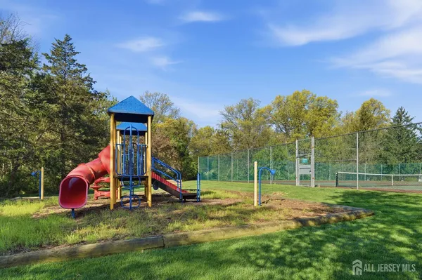 $450,000 | 363 Cotswold Place, Somerset, NJ 08873