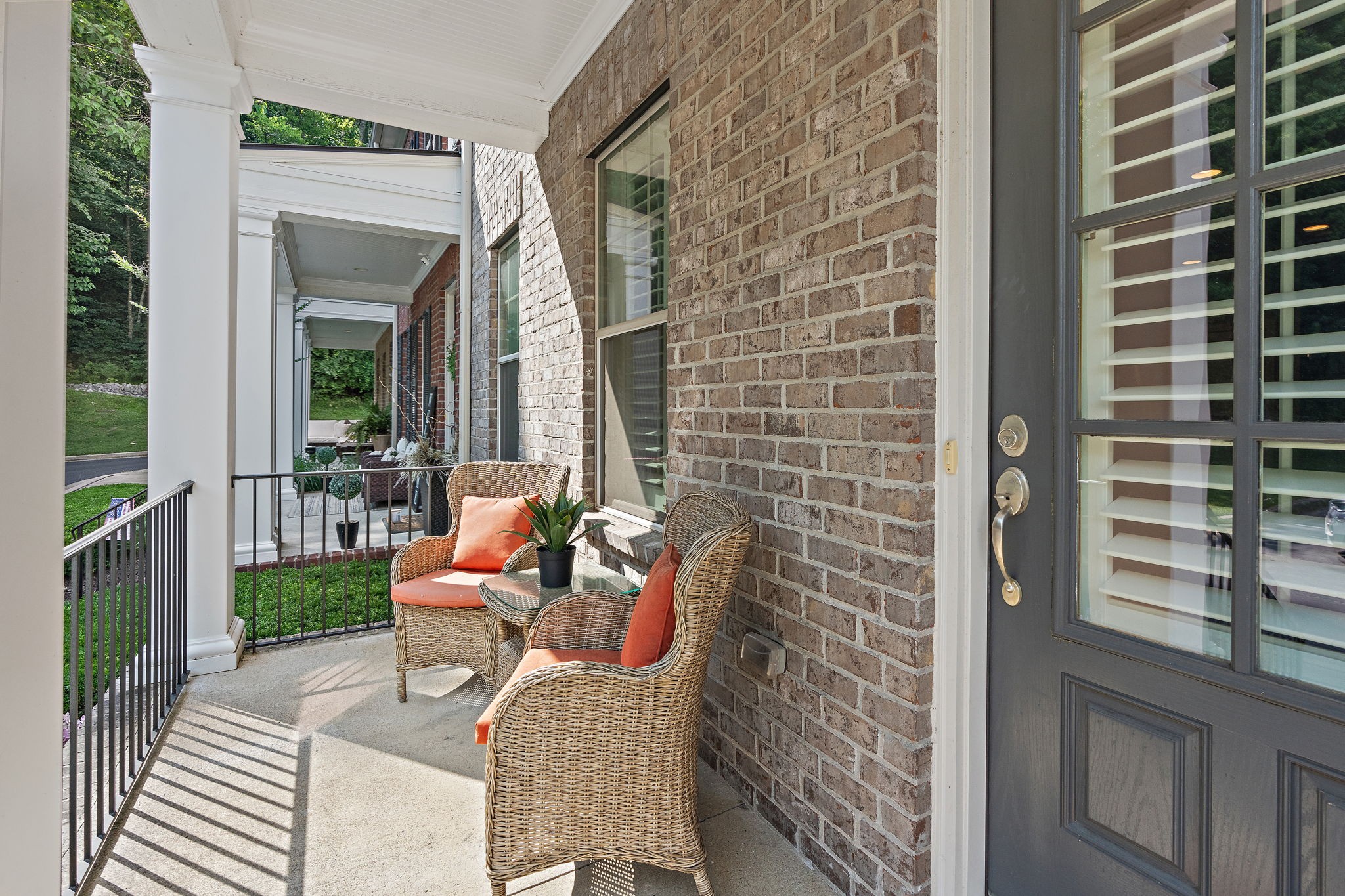 916 Gateway Court Franklin, TN 37069 - Photo 3 of 26 a outdoor view with a sitting space