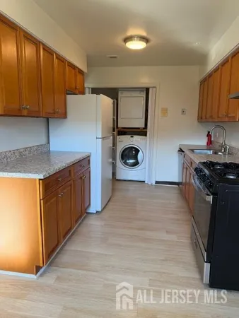 $1,950 | 1508 Raspberry Court, Edison, NJ 08817